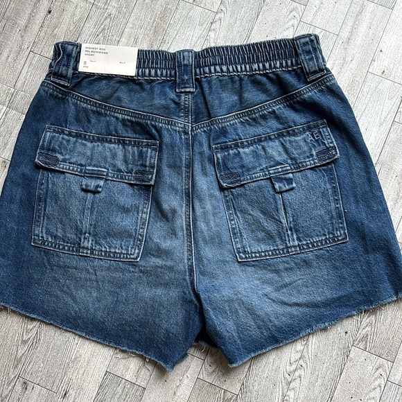 NWT AMERICAN EAGLE Highest Rise 90s Boyfriend Cargo Denim Jean Shorts Sz 8‎ - Picture 10 of 14